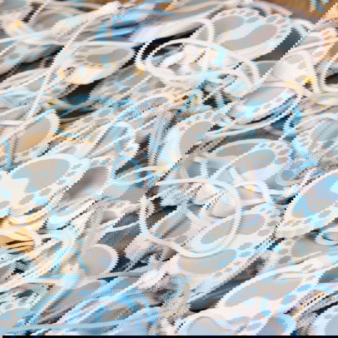 Gelukshanger Babyvoetjes Blauw - Kadopapier.net