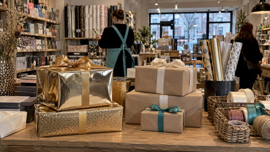 Feestelijke cadeauverpakkingen in een glamoureuze en gezellige stijl